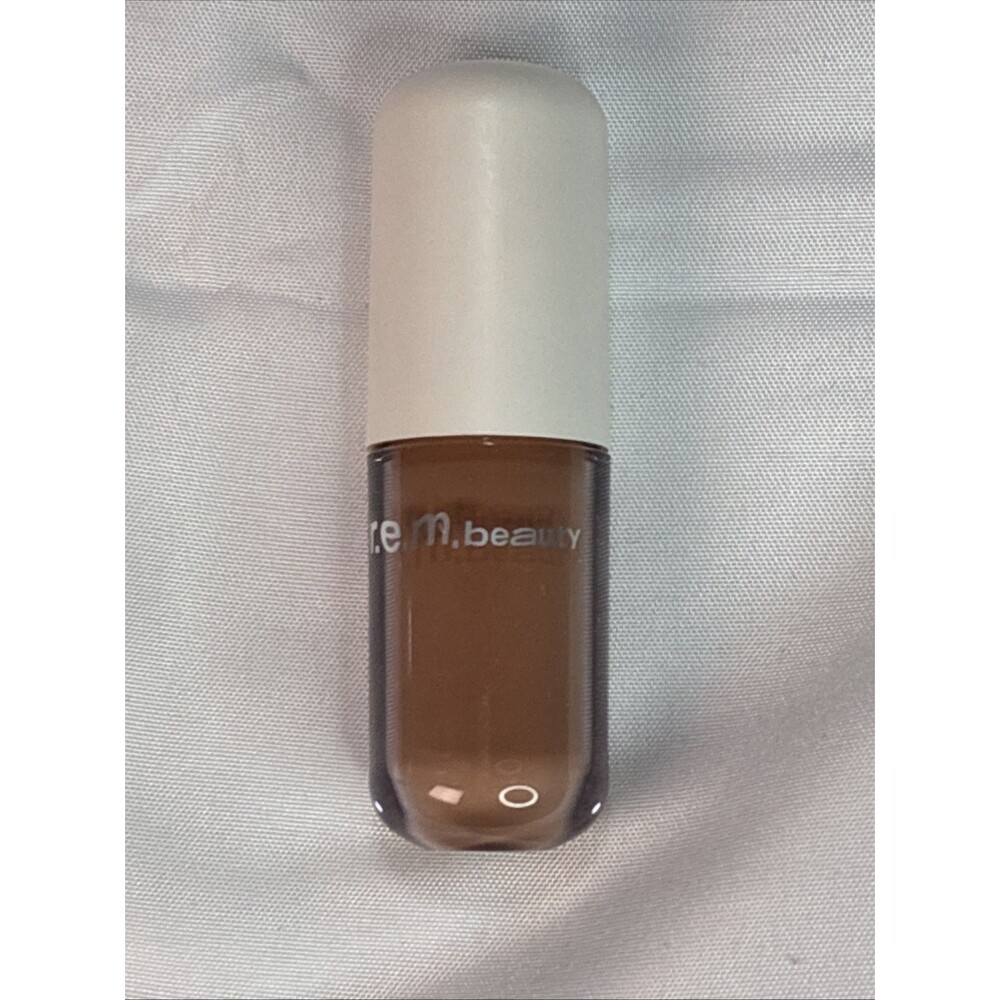 R.E.M. BEAUTY Liquid Eyeshadow Shade NVM